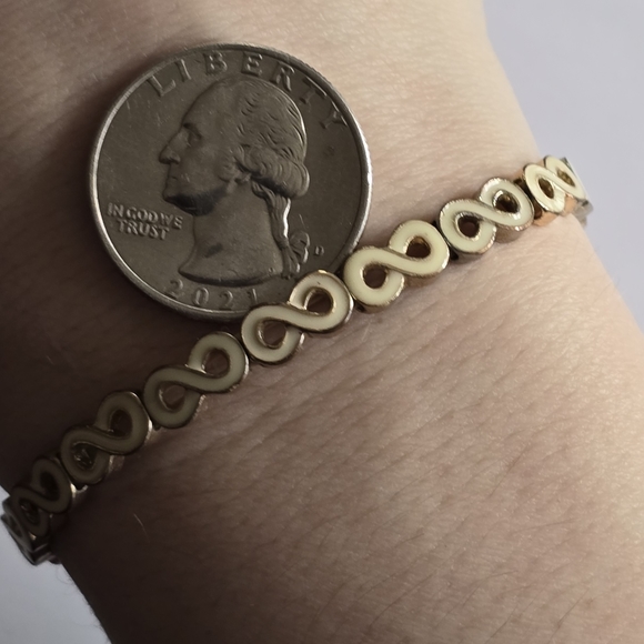 Infinity symbol bracelet stretch cream ivory colored enamel gold tone - Picture 2 of 11